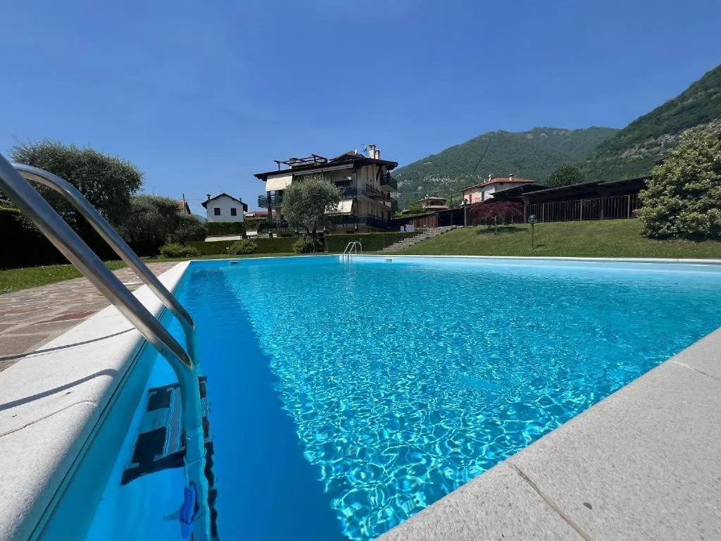 Apartment La Rosa Del Lago Lenno Italy