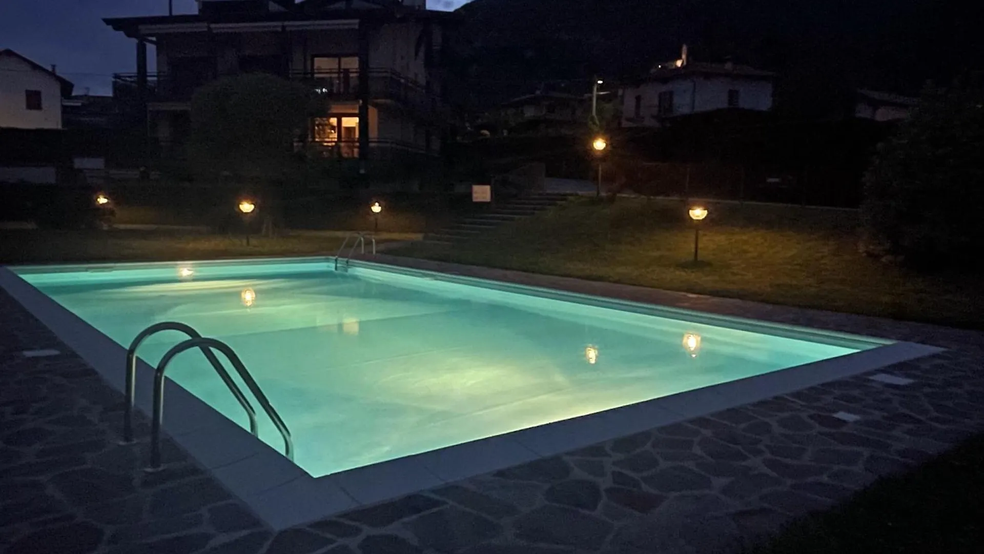 La Rosa Del Lago Lenno Italy