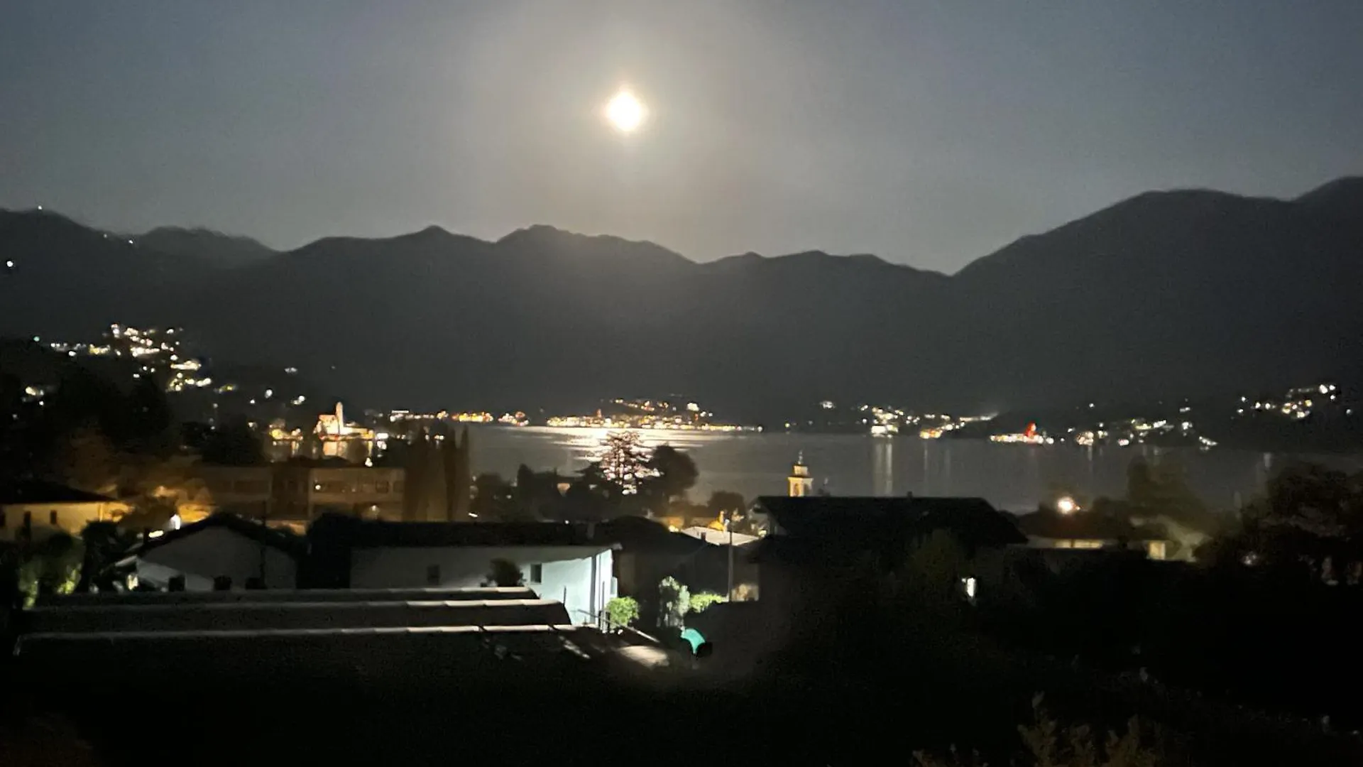 Apartment La Rosa Del Lago Lenno Italy